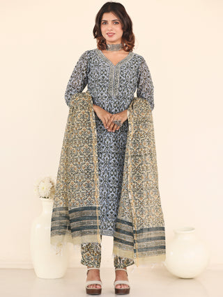 Utsav Aanchal Set Of Silk Kurta Pants Dupatta