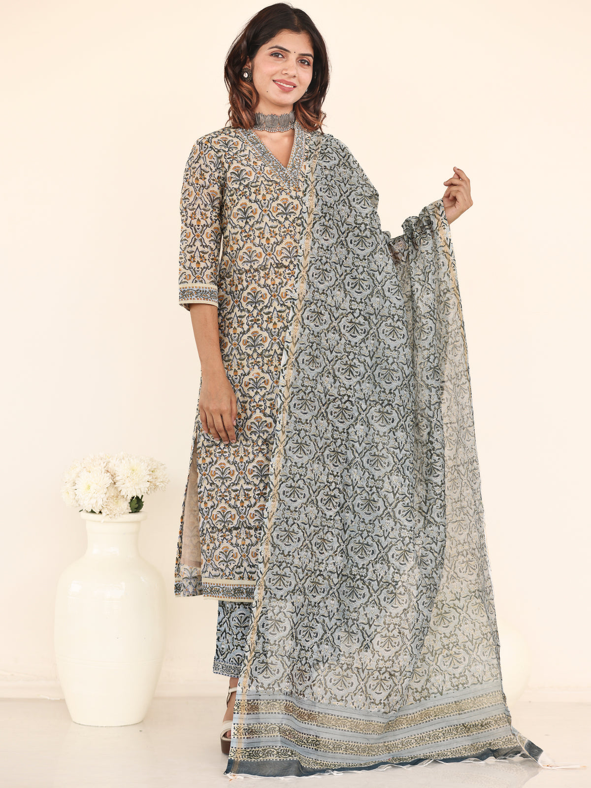 Utsav Paramita Set Of Silk Kurta Pants Dupatta