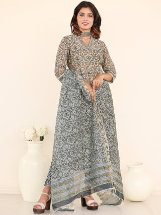 Utsav Paramita Set Of Silk Kurta Pants Dupatta