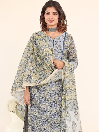 Utsav Tara Set Of Silk Kurta Pants Dupatta