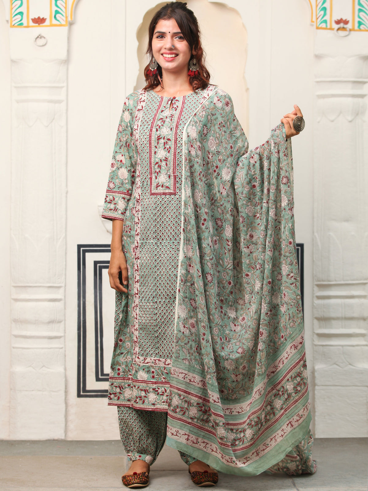 Test Set Of Kurta Salwar Pants Dupatta