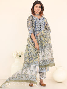 Utsav Tara Set Of Silk Kurta Pants Dupatta