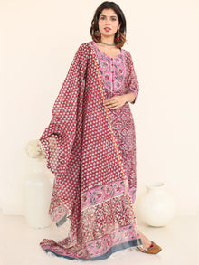 Utsav Kaamya Set Of Chanderi Silk Kurta Pants Dupatta