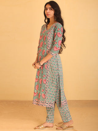 Gulal Hina Set Of Kurta Pant Dupatta