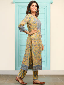 Jashn Manal Set Of Kurta Pants Dupatta