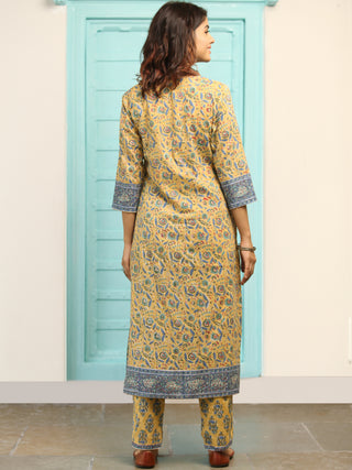 Jashn Manal Set Of Kurta Pants Dupatta