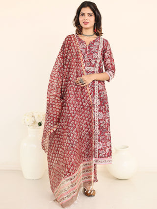 Utsav Jabeen Set Of Silk Kurta Pants Dupatta