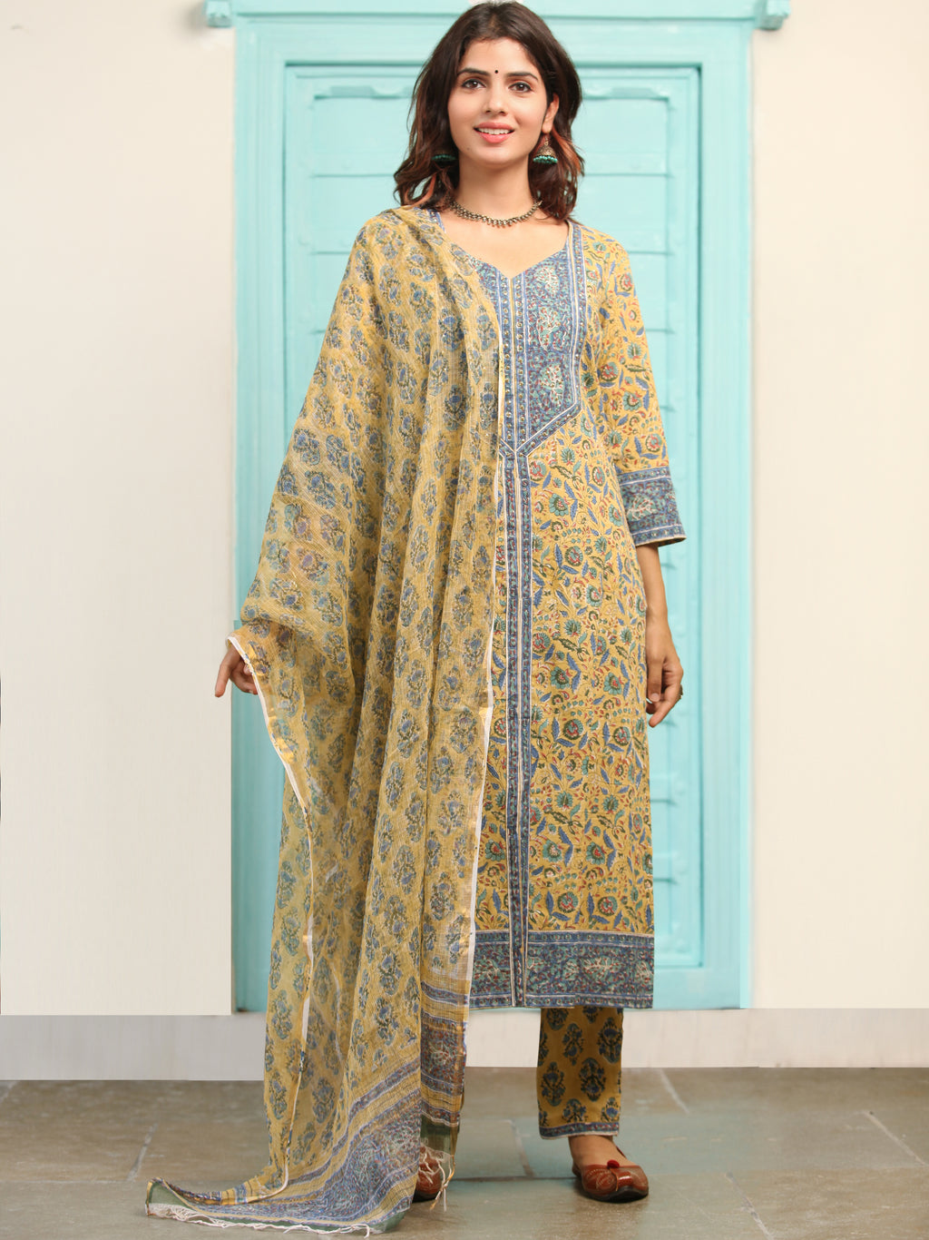 Jashn Manal Set Of Kurta Pants Dupatta – InduBindu
