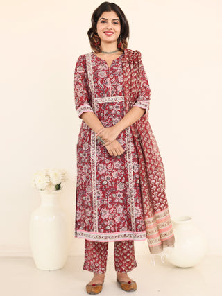 Utsav Jabeen Set Of Silk Kurta Pants Dupatta