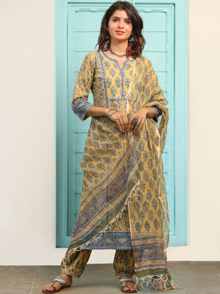 Jashn Adab Set Of Kurta Salwar Pants Dupatta