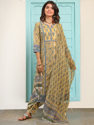 Jashn Adab Set Of Kurta Salwar Pants Dupatta