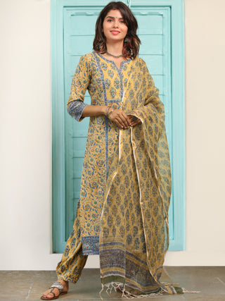 Jashn Adab Set Of Kurta Salwar Pants Dupatta