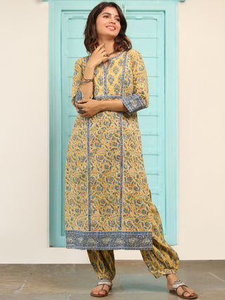 Jashn Adab Set Of Kurta Salwar Pants Dupatta