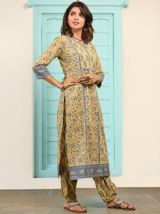 Jashn Adab Set Of Kurta Salwar Pants Dupatta