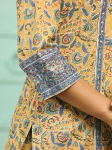 Jashn Adab Set Of Kurta Salwar Pants Dupatta