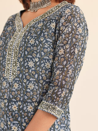 Utsav Wamika Set Of Silk Kurta Pants Dupatta