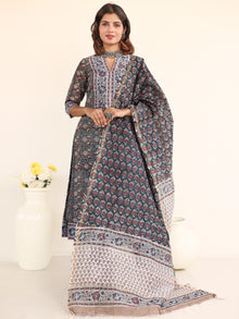 Utsav Aashvi Set Of Chanderi Silk Kurta Pants Dupatta
