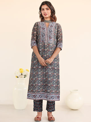 Utsav Aashvi Set Of Chanderi Silk Kurta Pants Dupatta