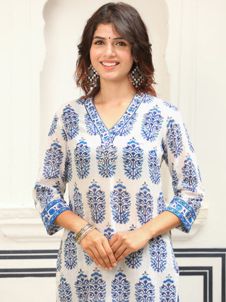 Jashn Neelakshi Kurta
