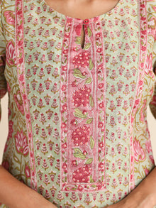 Utsav Maanvi Set Of Silk Kurta Pants Dupatta
