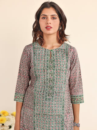 Jashn Daamini Set Of Kurta Pants Dupatta