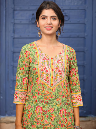 Jashn Abiya Set Of Kurta Salwar Pants Dupatta