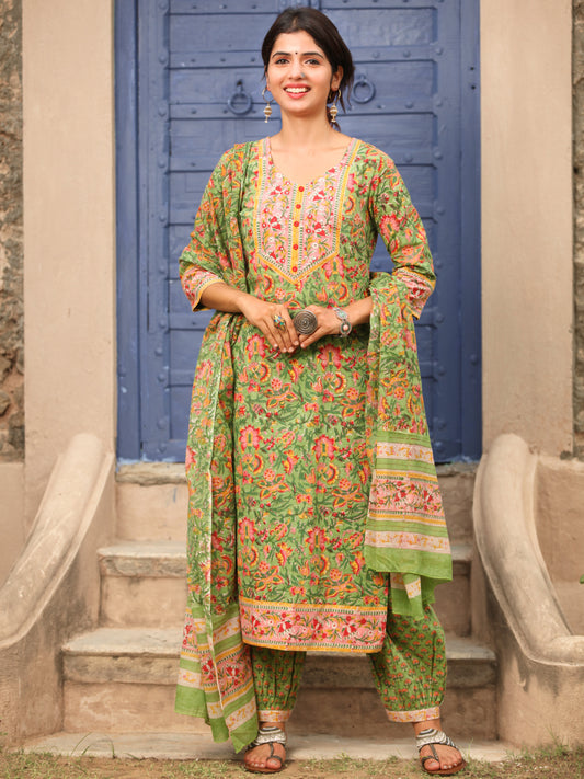 Jashn Abiya Set Of Kurta Salwar Pants Dupatta