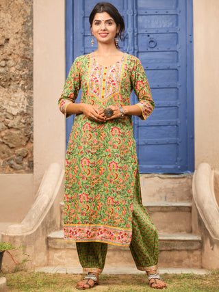 Jashn Abiya Set Of Kurta Salwar Pants Dupatta