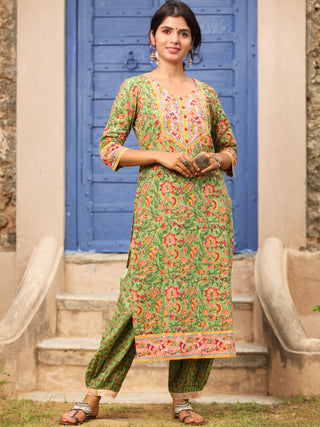 Jashn Abiya Set Of Kurta Salwar Pants Dupatta