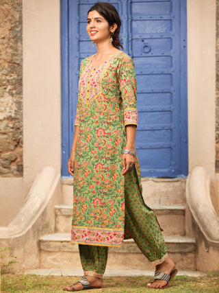 Jashn Abiya Set Of Kurta Salwar Pants Dupatta