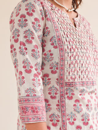 Jashn Meera Set Of Kurta Pants Dupatta