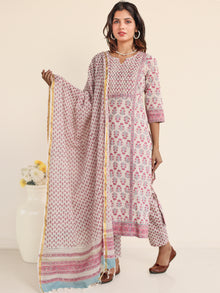 Jashn Meera Set Of Kurta Pants Dupatta