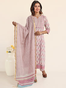 Jashn Meera Set Of Kurta Pants Dupatta