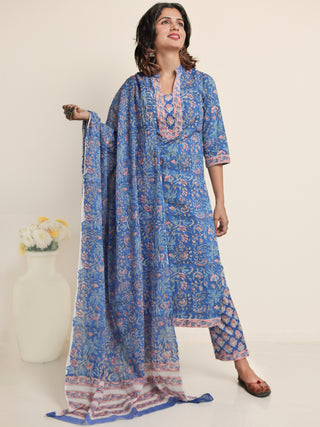 Jashn Manya Set Of Kurta Pants Dupatta