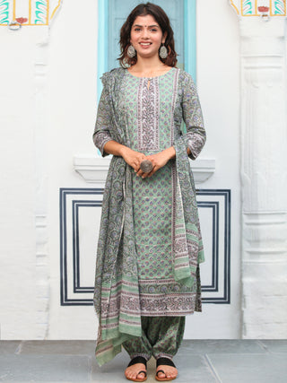 Jashn Mansa Set Of Kurta Salwar Pants Dupatta