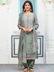 Jashn Mansa Set Of Kurta Salwar Pants Dupatta