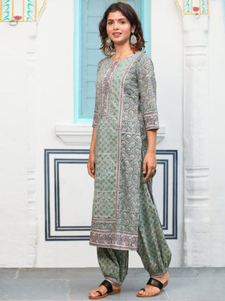 Jashn Mansa Set Of Kurta Salwar Pants Dupatta