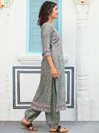 Jashn Mansa Set Of Kurta Salwar Pants Dupatta
