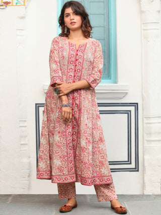 Jashn Parni Set Of Kurta Pants Dupatta