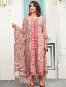 Jashn Parni Set Of Kurta Pants Dupatta