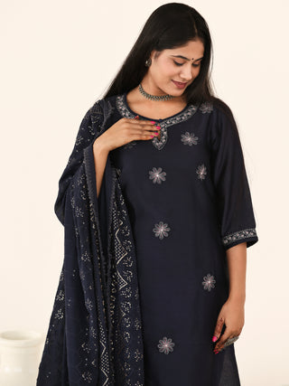 Utsav Shyla Set Of Chanderi Silk Kurta Pants Dupatta