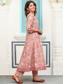 Jashn Parni Set Of Kurta Pants Dupatta