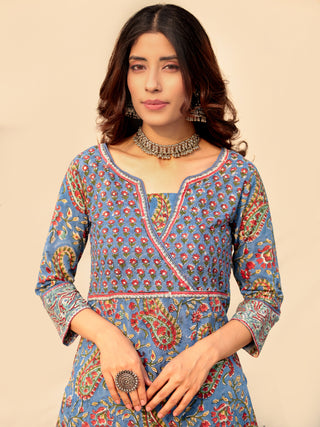 Megha Falak Set Of Kurta Pant Kota Dupatta
