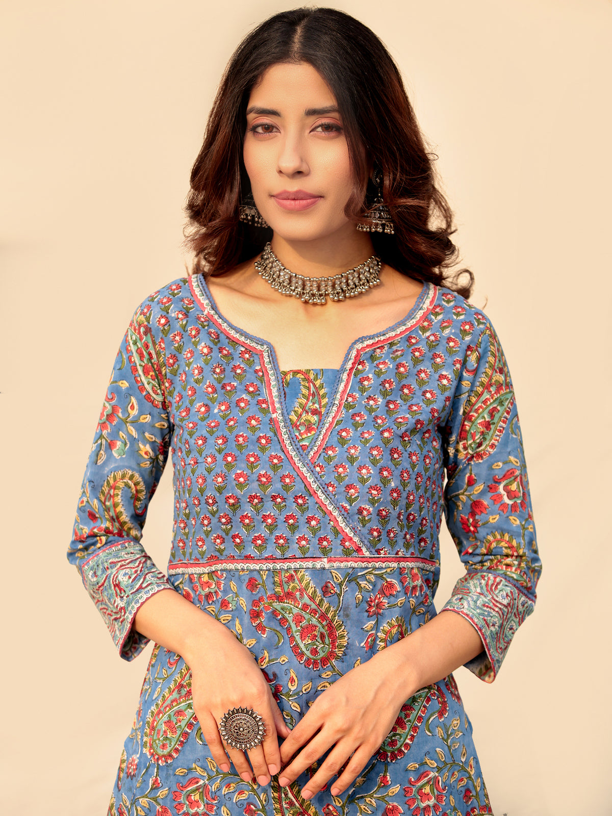 Megha Falak Kurta