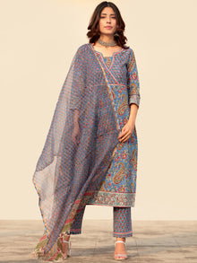 Megha Falak Set Of Kurta Pant Kota Dupatta