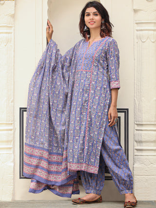 Jashn Noor Set Of Kurta Salwar Pants Dupatta