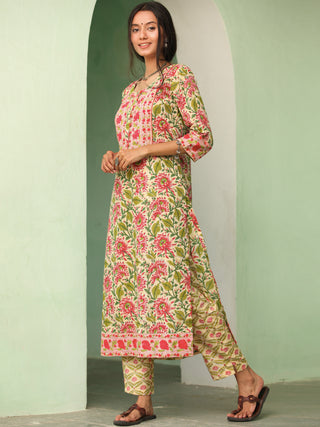 Jashn Mizaz Set Of Kurta Pants Dupatta