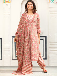 Jashn Rutba Set Of Kurta Pants Dupatta