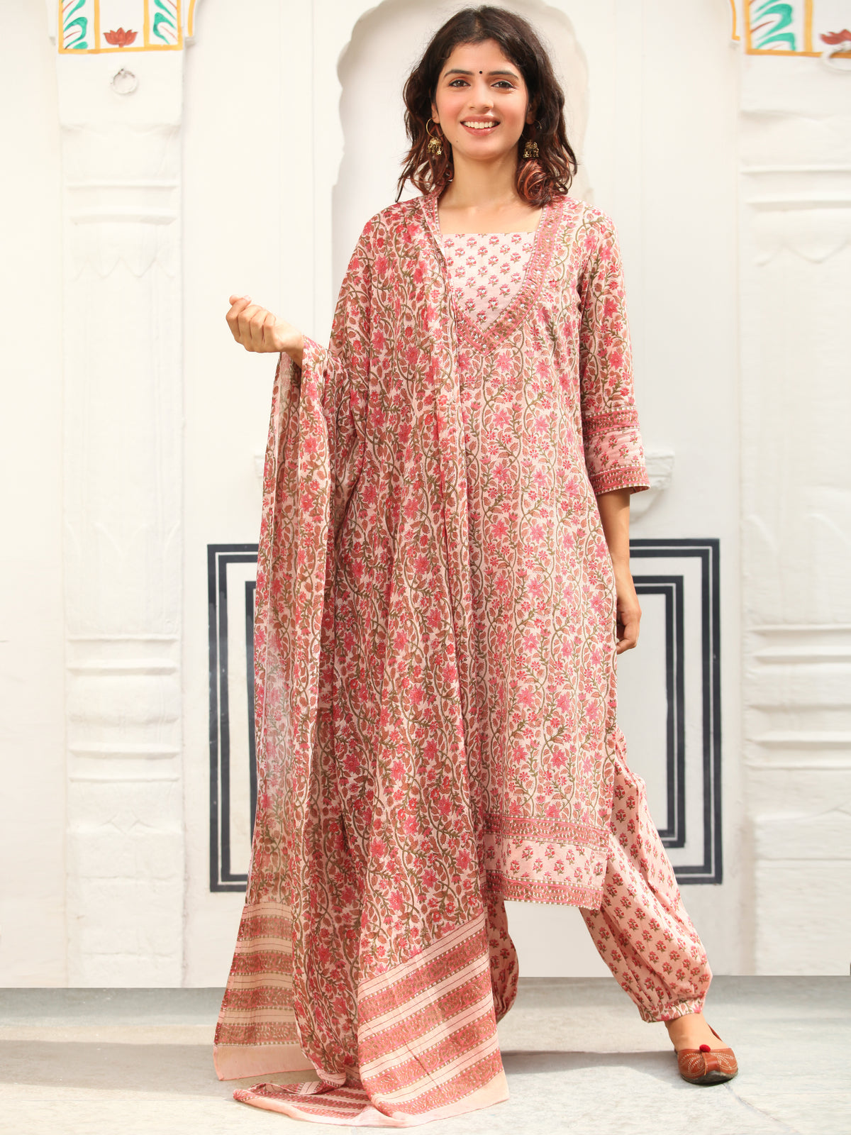 Jashn Rutba Set Of Kurta Pants Dupatta