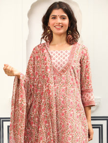 Jashn Rutba Set Of Kurta Pants Dupatta